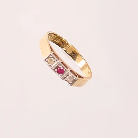 Ring, Ø16, bredd:2mm, stenar, 18K 2,4g.