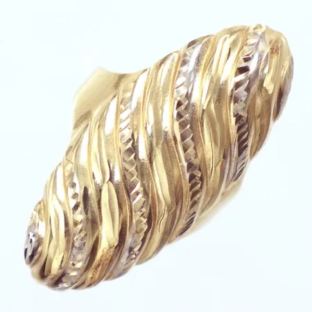 Ring , något ojämn i skenan, Ø21mm, 14k  Vikt: 3,7 g
