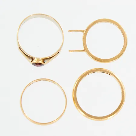 Fyra ringar, defekter, gravyr, 18K,  Vikt: 13 g