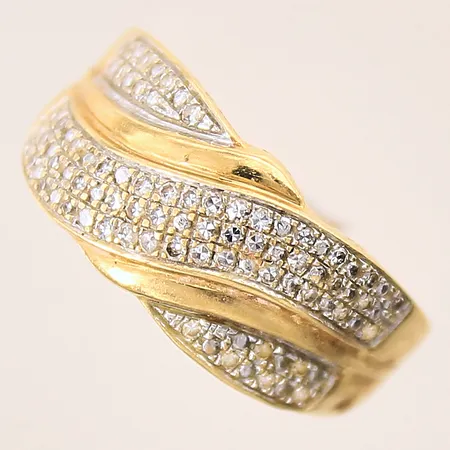 Ring med diamanter ca 52 x 0,005ct, stl 18, bredd 2-10mm, 18K  Vikt: 3,2 g
