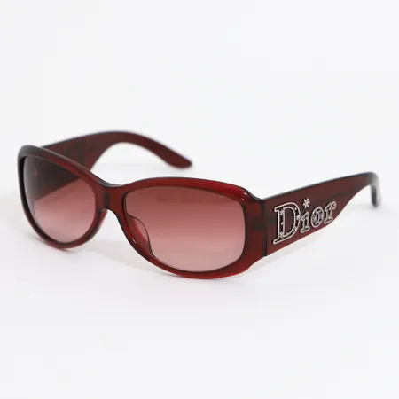 Solglasögon Dior, Aventura, modell: E67PB, inga tillbehör