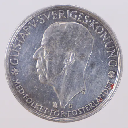 Minnesmynt, Gustaf V Sveriges Konung, Med folket för fosterlandet, Sveriges Riksdag 1435-1935, nominellt värde 5kr. 900/1000 silver  Vikt: 25 g