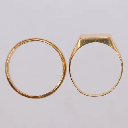 2 ringar, skev, gravyr, 18K  Vikt: 8,6 g