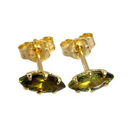 Örhängen, 18K guld, gröna Cubic Zirconia - något olika toner, Guldfynd (GHA), örhängenas storlek 3,3 x 6 mm, originalploppar, fint skick, stenar utan anmärkning Vikt: 0,5 g