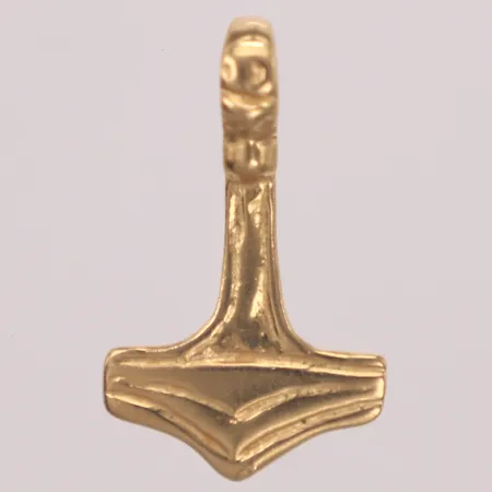 Hänge, längd 22mm, bredd 13mm, 18K  Vikt: 1,6 g