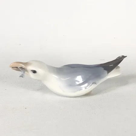 Figurin, mås, längd 14cm, Royal Copenhagen B&G 1808 Vikt: 0 g Skickas med paket.