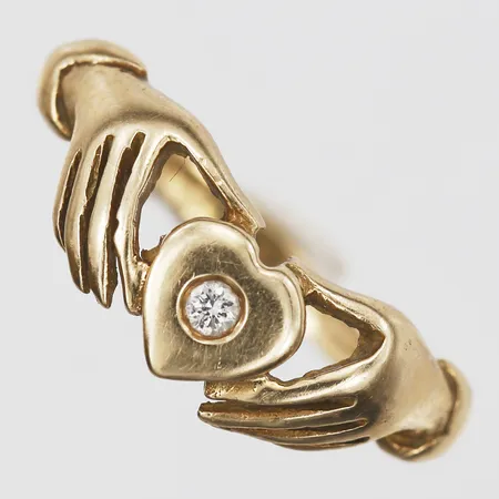 Ring med vit sten, stl: 16¾, bredd ca 2-7mm, 14K Vikt: 2,3 g