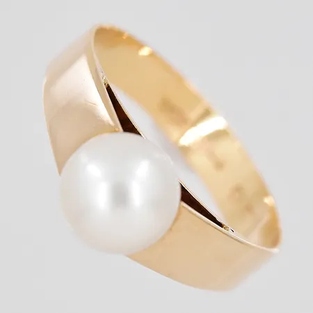 Ring, stl 18¾, pärla Ø 7,5mm, 18K Vikt: 3,7 g