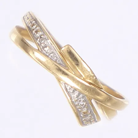 Ring med diamanter 3x ca 0,005ct, stl 16½, bredd 1-6mm, GHA, 18K Vikt: 2,2 g