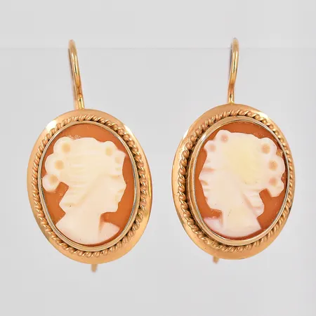 Ett par örhängen Camé, längd 21mm, 14K Vikt: 2,8 g