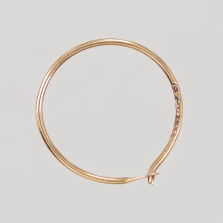 Udda örring, Ø17mm, bredd 0,8mm, mindre ojämnheter, 18K,  Vikt: 0,4 g