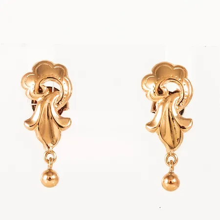 Örhängen, Allmogestil i 18K guld. De är 8,5 mm breda, 21,5 mm långa och väger 1,6g. 