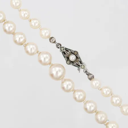 Pärlcollier med odlade saltvattenpärlor, längd: 43 cm, Ø 6 - 8 mm, lås i silver med vita stenar.  Vikt: 0 g