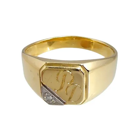 Klackring, 14K guld, Diamant 0,03ct, utrikiska stämplar på skenans baksida, Ø22,0 mm, bredd 4-10 mm, monogram PD Vikt: 5,2 g