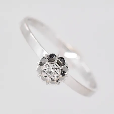 Ring vitguld, diamant ca 0,01ct, Ø 5,2mm, 18K Vikt: 1,1 g