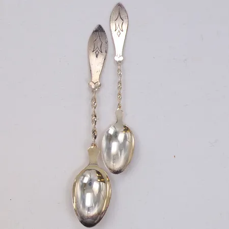 2 skedar, längd 12-14cm, GAB, år 1959, 830/1000 silver Vikt: 21,1 g