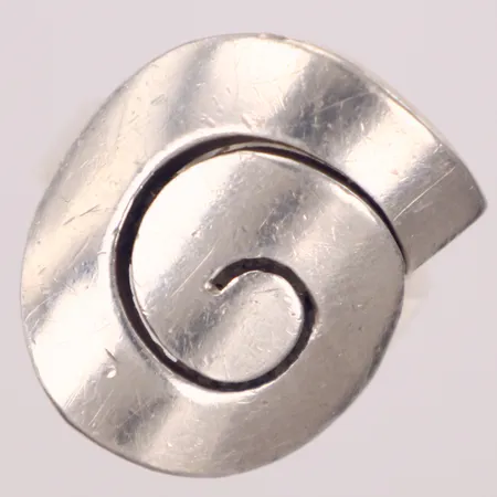 Ring, stl 18, bredd 11-23mm, justerbar, silver  Vikt: 12,4 g