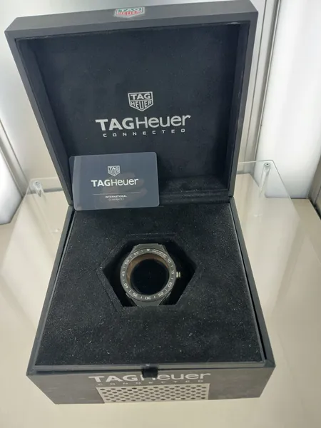 Herrur Tag Heuer Connected Smartwatch  WZTS-QD3R-9LSH med box/laddare/extra band Vikt: 0 g