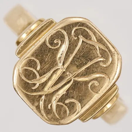 Ring, stl 15¼, gravyr, 18K Vikt: 4,1 g