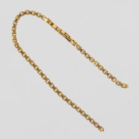 Del av kedja, Venezia, längd: 58mm, bredd: 1 mm, saknar stämplar, 18K guld. Vikt: 0,4 g