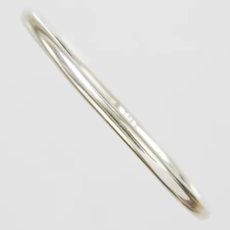 Armring, Ø 57,5 x 69mm, bredd 4,5mm, ihålig, 925/1000 silver Vikt: 14,2 g