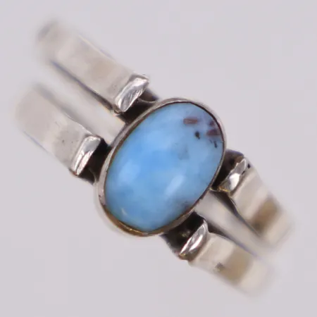 Ring med turkos/brun sten, nagg, vändbar skena, stl 17, bredd 8,5mm, 925/1000 silver Vikt: 2,8 g