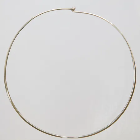 Collier, stelt, längd ca 41cm, bredd 2,5mm, Exign, 925/1000 silver Vikt: 14,9 g