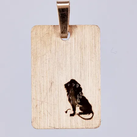 Hänge med lejon, längd: ca 2,2cm, bredd: ca 12mm, GFAB, 18K  Vikt: 0,9 g