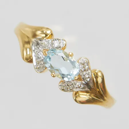 Ring, diamanter 4xca0,005ct samt blå sten, Ø18, bredd:2-6mm, GHA, 18K Vikt: 3 g