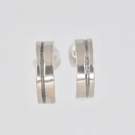 Ett par örhängen, 4x13mm, silver 925/1000 Vikt: 2,2 g