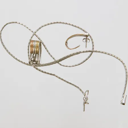 Diverse silver, defekta, skeva, 830-925/1000 silver Vikt: 20,7 g