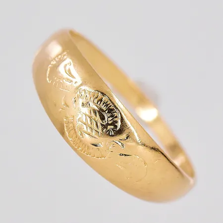 Ring, stl 18, bredd ovandel 6,3mm, 18K Vikt: 2,3 g