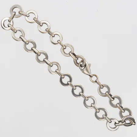 Armband, längd: ca 18 cm, bredd: 7 mm, saknar stämplar, 18K vitguld. Vikt: 5 g