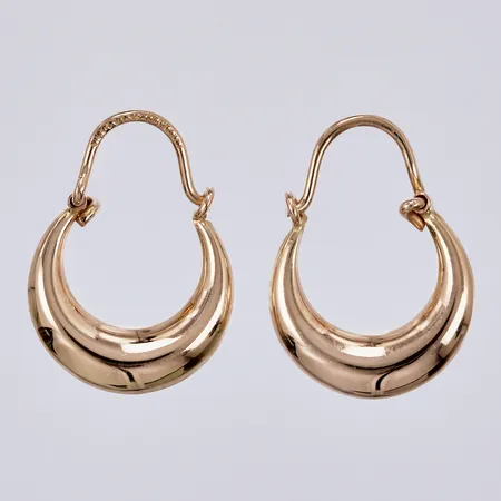 Ett par örhängen, längd: ca 1,7cm, bredd: ca 2-3mm, Hedbergs Guld & Silver år 1988, 18K Vikt: 1,5 g