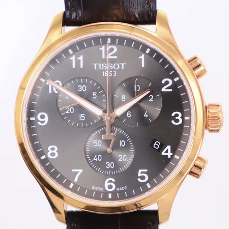 Herrur, Tissot Chrono XL Classic, guldfärgat stål, 45mm, quartz (går ej), kronograf, datum (återställer ej korrekt), refnr: T116617A, boettnr: Y65UEJKDS, brunt läderband med bruksslitage, inga tillbehör 