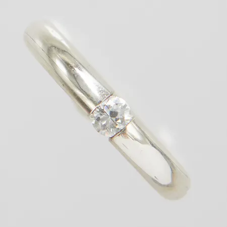 Ring, vit sten, stl 16, bredd 4mm, Exign, 925/1000 silver Vikt: 6,3 g
