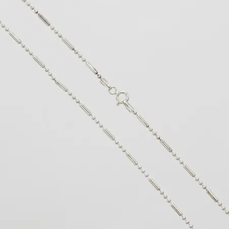 Kedja, längd ca 40cm, bredd 1,5mm, 925/1000 silver Vikt: 3 g