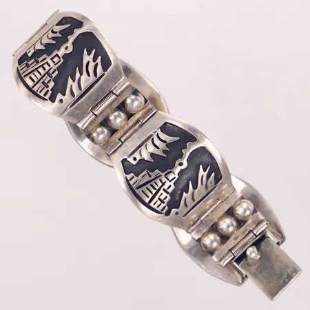 Armband med svart dekor, längd 20,5cm, bredd 19-27mm, silver 925/100 Vikt: 55,8 g