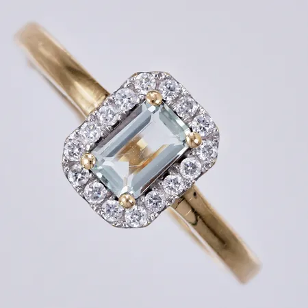 Ring med sten och diamanter ca 16x0,01ct, stl: ca 18¼, bredd: ca 2-9mm, GHA, 18K  Vikt: 3,4 g