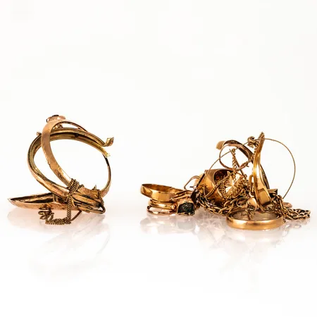 Diverse defekt guld: 7,4g i 14K & 43,7g i 18K.