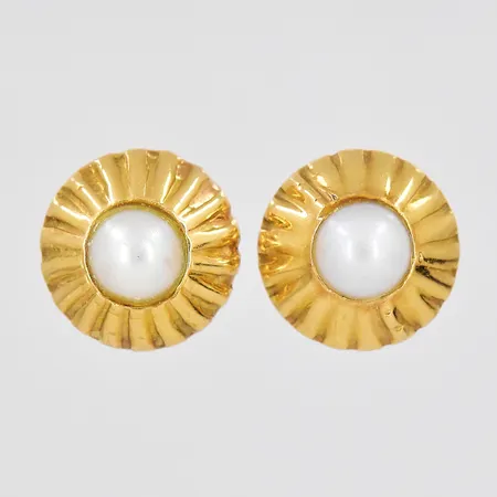 Ett par örhängen, Ø 10mm, missfärgade, 18K Vikt: 2,2 g