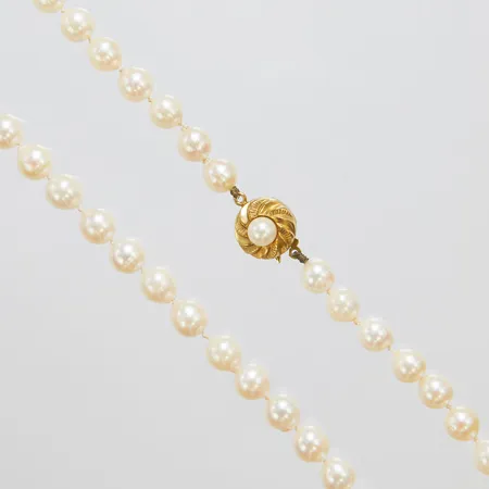 Pärlcollier med odlade saltvattenpärlor Ø6-6,5mm, längd: 45cm, behov av omträdning, lås 8K, bruttovikt 21,9g Vikt: 21,9 g