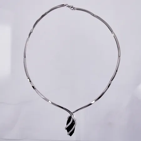 Collier med stenar, längd: ca 42cm, bredd: ca 3-36mm, 925/1000 silver  Vikt: 32,2 g