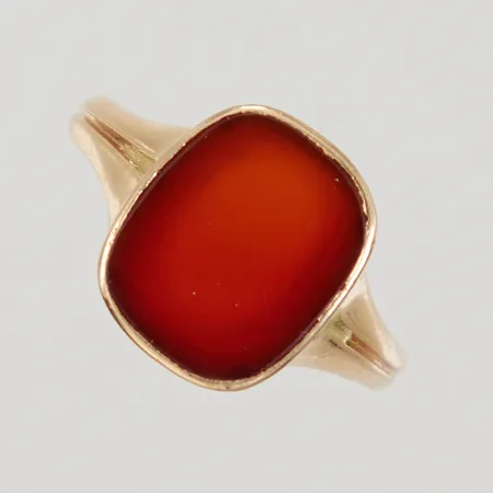 Klackring med karneol, stl 19, fattning 11,5 - 13,7mm, bredd 1,8 - 3,2mm, HE, 18K, Vikt: 3 g