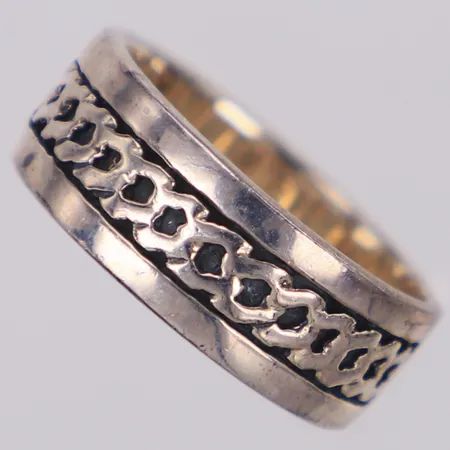Ring, stl 20¼, bredd 9mm, silver  Vikt: 9,3 g
