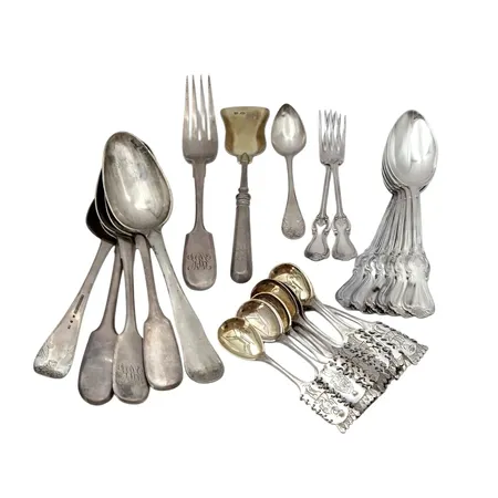 Diverse silverbestick, 800-830/1000,  Vikt: 922 g