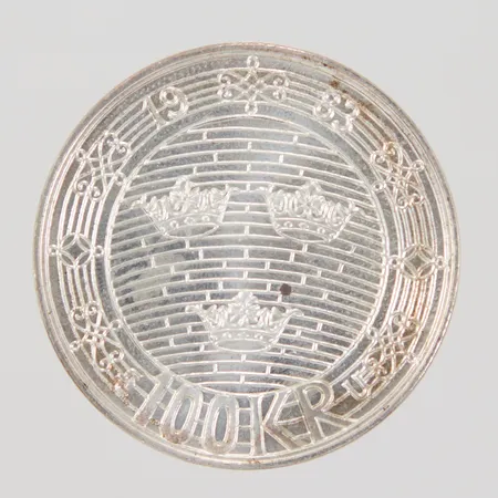 Minnesmynt, Ø32mm, Helgeandsholmen 1983, nominellt värde 100kr, plastetui saknar lock, silver 925/1000  Vikt: 16,1 g