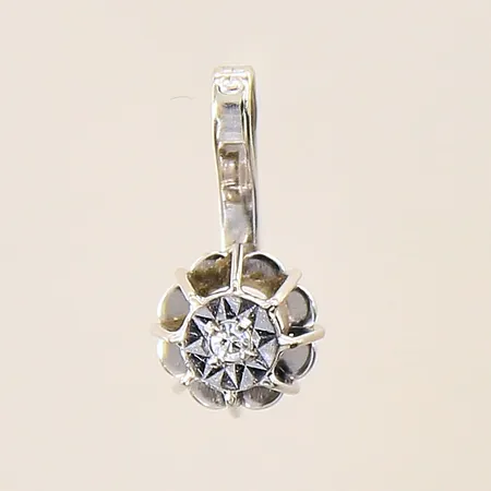 Hänge med diamant ca 0,01ct, 6x5,5mm, vitguld, 18K Vikt: 0,4 g