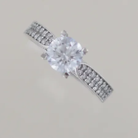 Ring med stenar, Ø 19 mm, bredd 7 mm, 14K Vikt: 2,6 g
