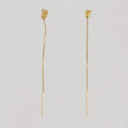 Ett par örhängen med gul sten, pansarlänk, längd 5,5cm, bredd 1mm, 14K,  Vikt: 0,6 g